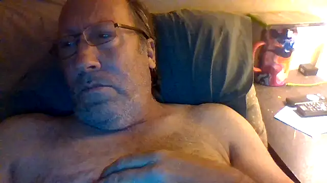 Show modela hornyrich69 na web-kameri