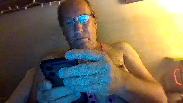 Pokazy przed kamerką – hornyrich69