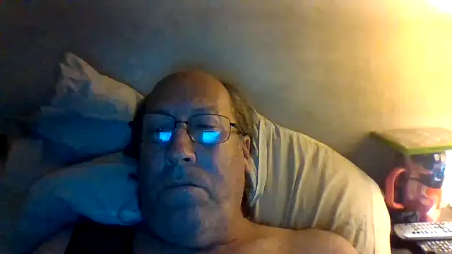 hornyrich69 Show in webcam