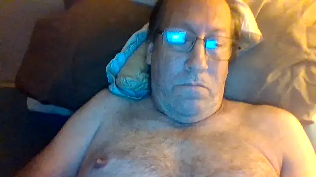 צ'אט XXX בשידור חי של hornyrich69