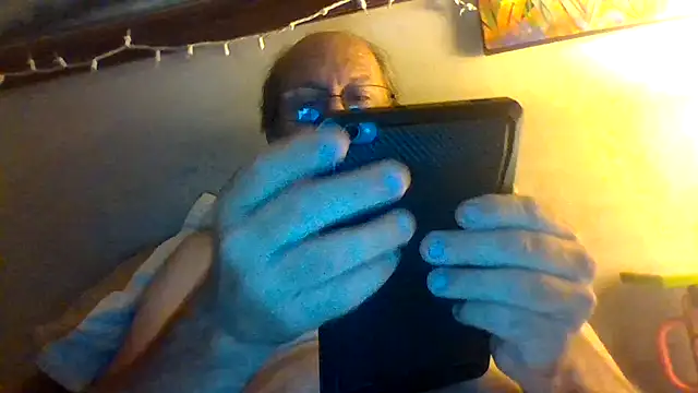 Pokazy przed kamerką – hornyrich69