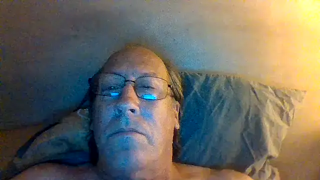 הופעת וובקאם של hornyrich69