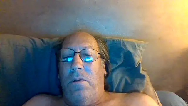 hornyrich69 Show in webcam