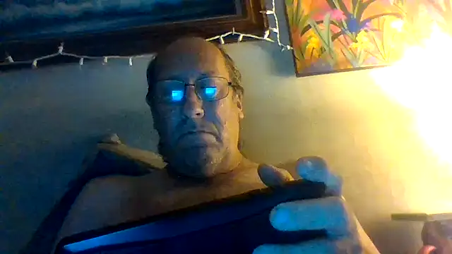 הופעת וובקאם של hornyrich69