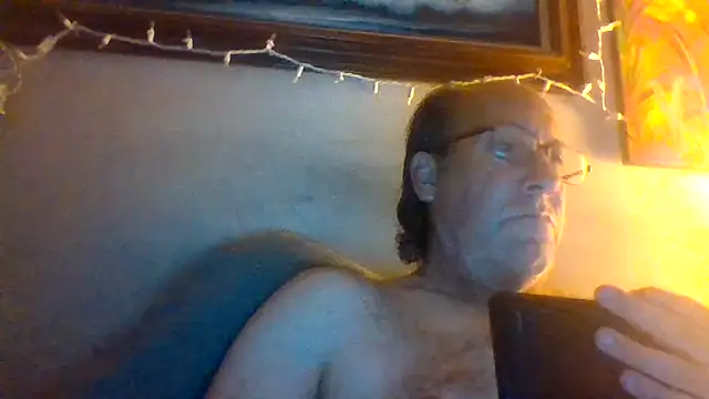 הופעת וובקאם של hornyrich69