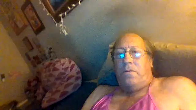 הופעת וובקאם של hornyrich69