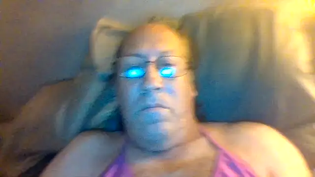 הופעת וובקאם של hornyrich69
