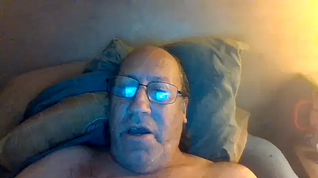 hornyrich69 Show in webcam