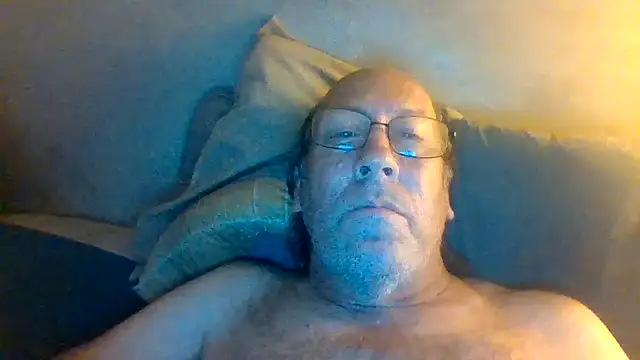 הופעת וובקאם של hornyrich69