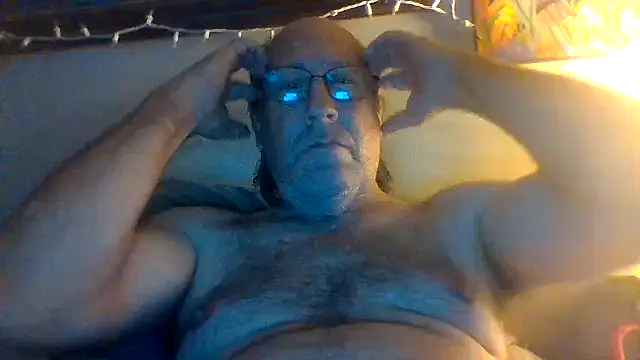 הופעת וובקאם של hornyrich69