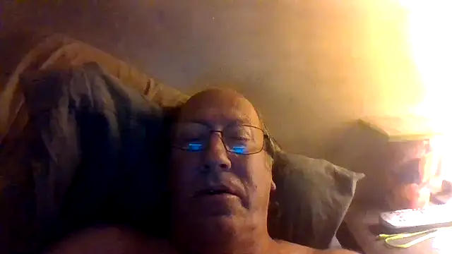 הופעת וובקאם של hornyrich69