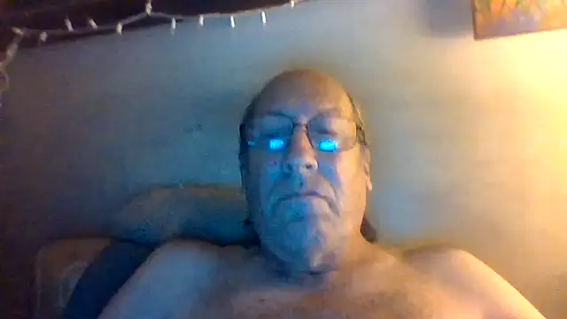 hornyrich69 Show in webcam