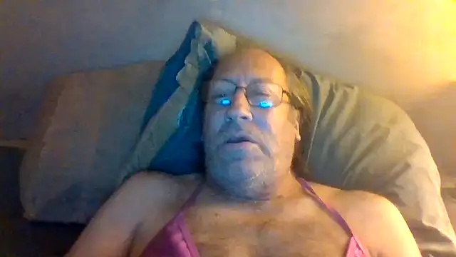 hornyrich69 Show in webcam