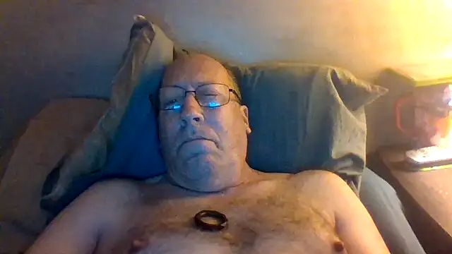 hornyrich69 Show in webcam