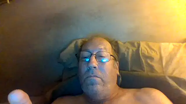 הופעת וובקאם של hornyrich69
