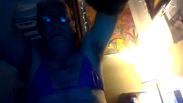 הופעת וובקאם של hornyrich69