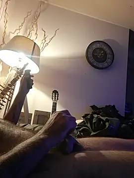 djteub666 Show in webcam