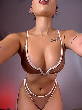 צ'אט XXX בשידור חי של Hips_hannah