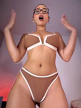 دردشة Hips_hannah الجنسية المباشرة