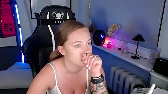 Živý XXX chat holly_xglam