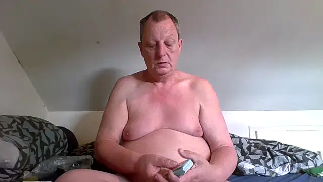 chubbybear2cum Show Webcam