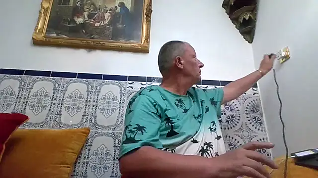 chubbybear2cum: διαδικτυακό σόου στην κάμερα
