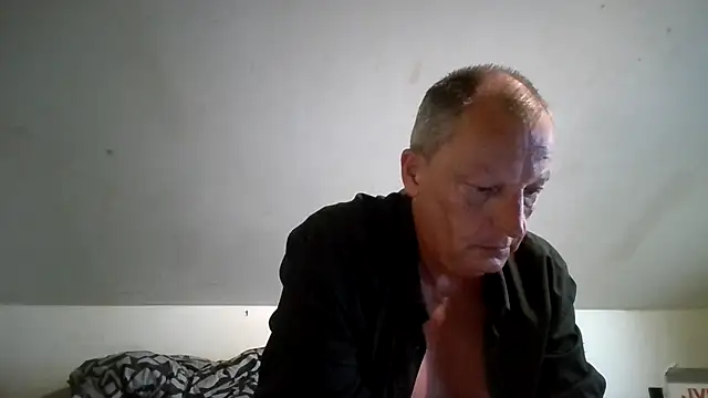 chubbybear2cum 网络视讯表演
