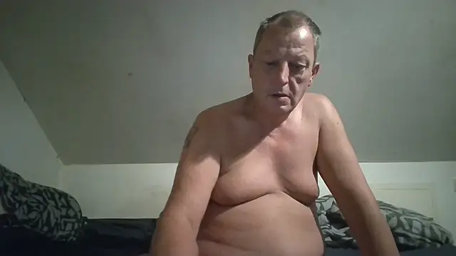 chubbybear2cum: διαδικτυακό σόου στην κάμερα