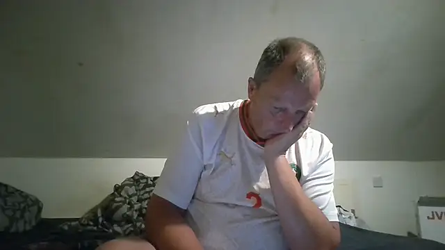 chubbybear2cum 网络视讯表演