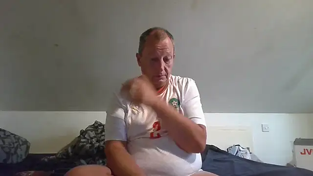 chubbybear2cum 网络视讯表演