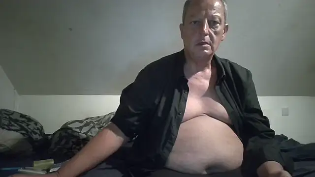 chubbybear2cum 网络视讯表演