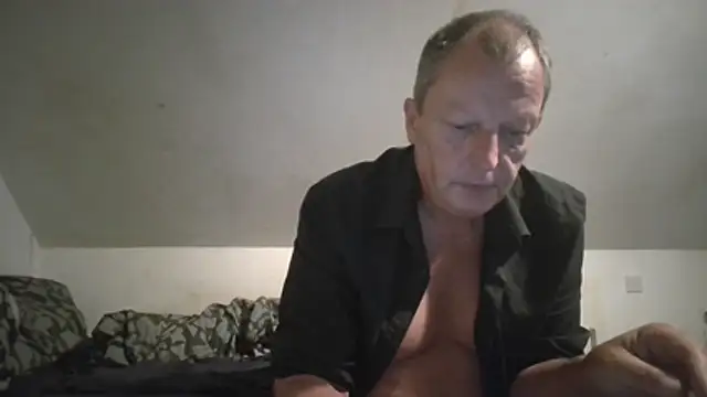 chubbybear2cum 网络视讯表演