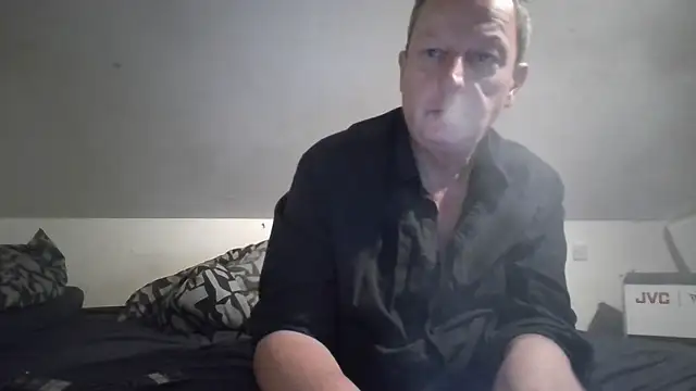 chubbybear2cum 网络视讯表演