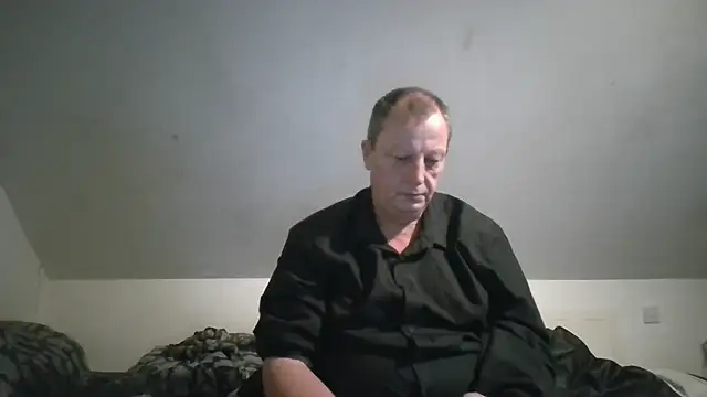 Pokazy przed kamerką – chubbybear2cum
