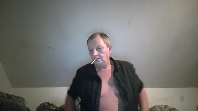 chubbybear2cum's Webcam Show