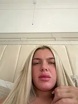 Irish_BarbieMilfx 网络视讯表演