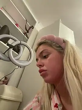 Irish_BarbieMilfxn Webbikameraesitys