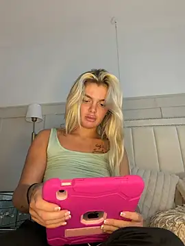 Irish_BarbieMilfx's Webcam Show