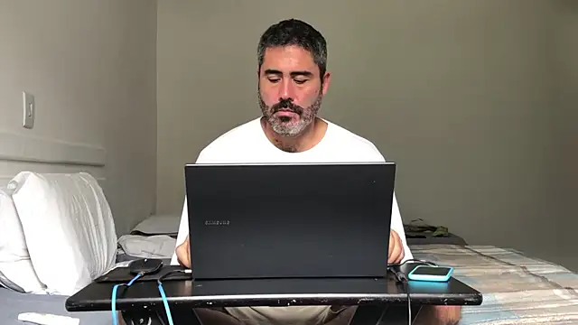 victor_chat Pertunjukan Webcam