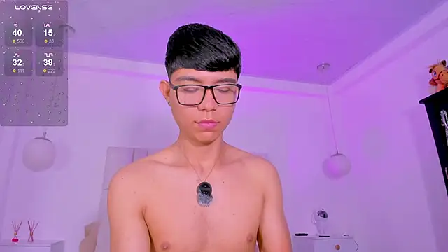 Show modela CodyTwink na web-kameri