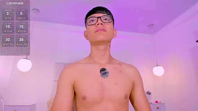 عرض كام CodyTwink