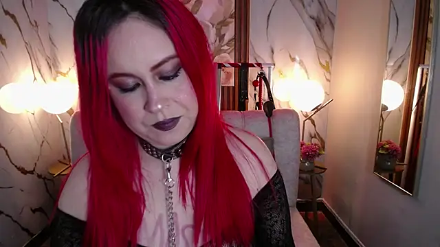 Naty_slavedoll webkamerás műsora