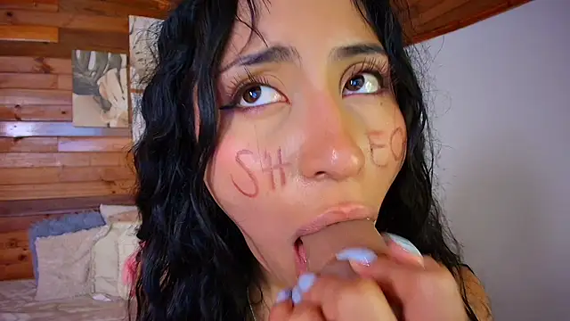 amber_curly ওয়েবক্যাম শো