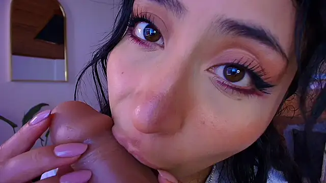 amber_curly Webcam Show