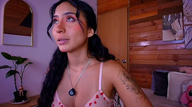 amber_curly Webcam show