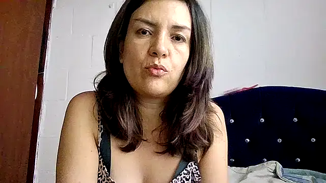 princessbella93 Adlı Modelin Canlı Sohbet Odası