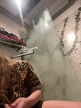 Juicelipn Live XXX chat