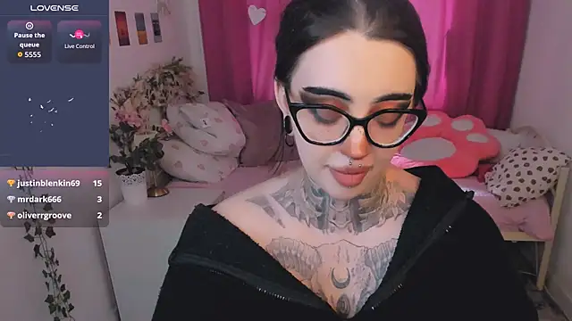 צ'אט XXX בשידור חי של Dixi_Pixi_