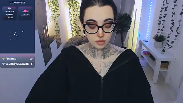 XXX chat uživo modela Dixi_Pixi_