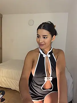 Kimm_khalifan Webbikameraesitys